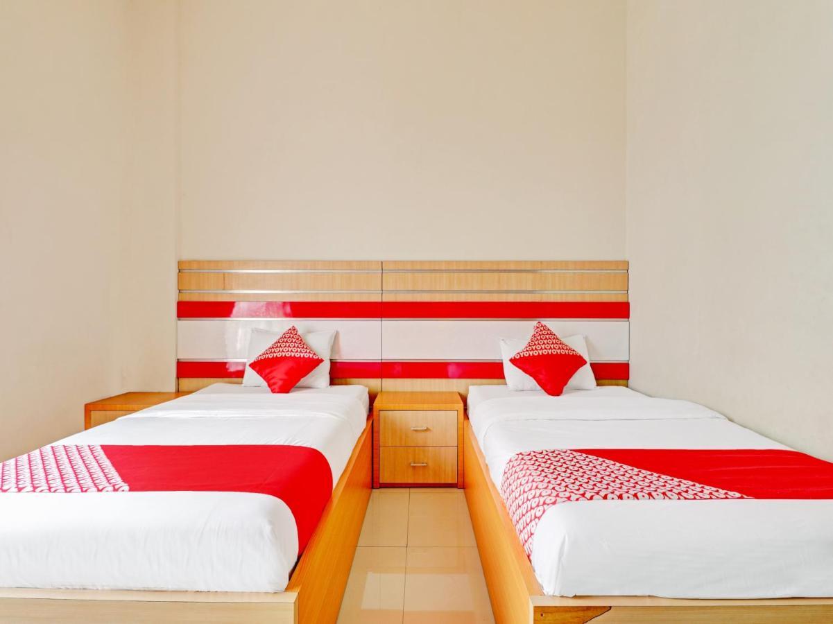 Oyo 90347 Hotel Srikandi Syariah タシクマラヤ エクステリア 写真