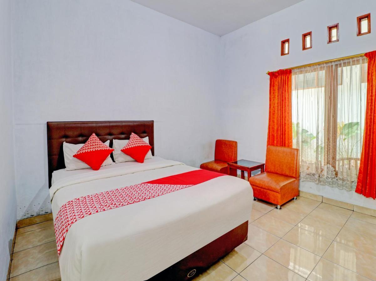 Oyo 90347 Hotel Srikandi Syariah タシクマラヤ エクステリア 写真